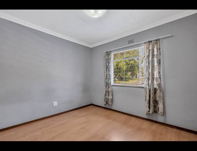 2 BEDROOM APARTMENT FOR SALE IN WINDSOR EAST